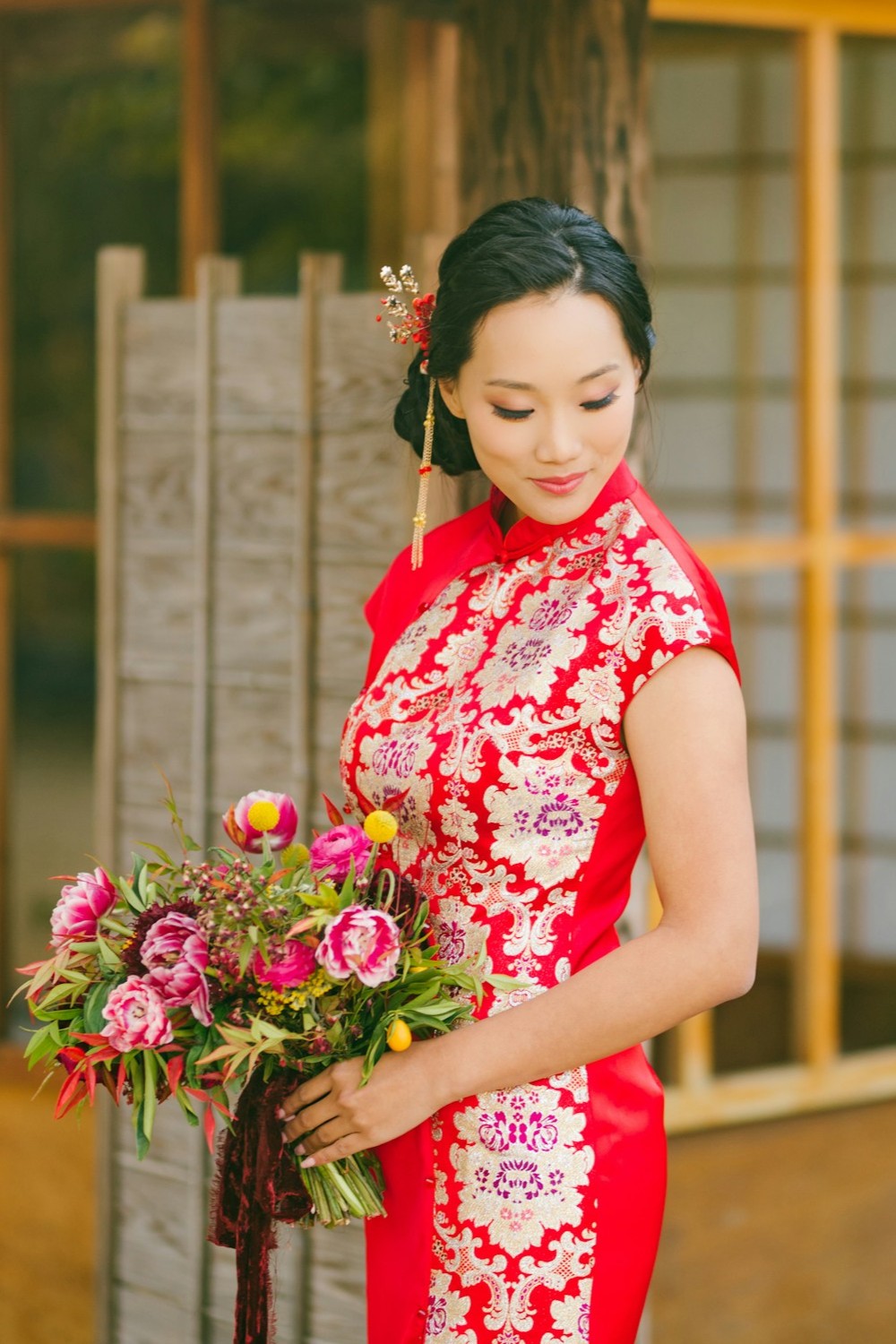 east-meets-dress-5uAmanGv7HA-unsplash