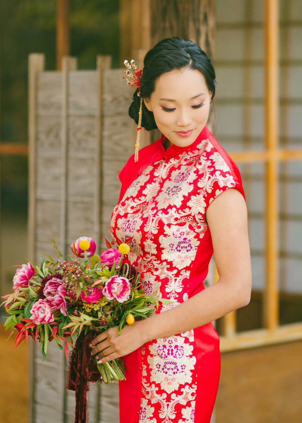 east-meets-dress-5uAmanGv7HA-unsplash